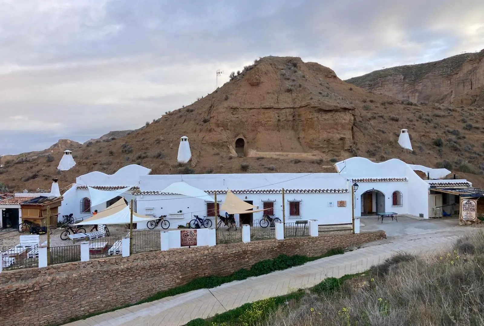 Bike Cueva Gorafe Guest House